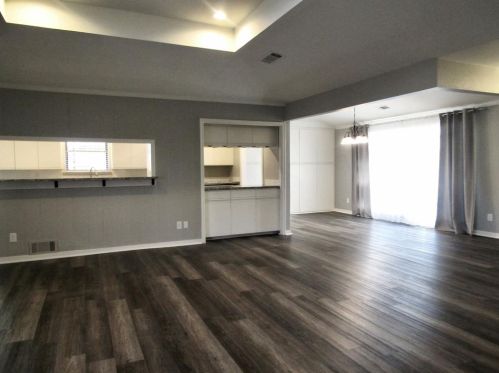 2913 Ridgedale Dr, Garland TX  75041-3329 exterior