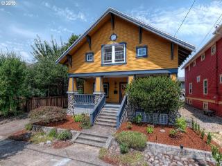 2125 Main St, Portland OR  97221-1532 exterior