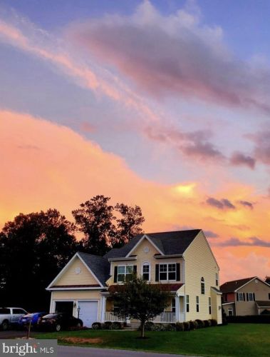 60 Lackawanna Ln, Falling Waters, WV 25419-9401