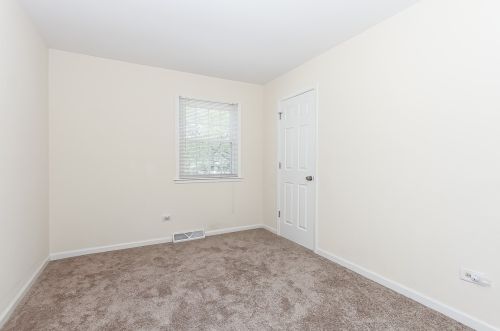 258 El Paso Ln, Carol Stream IL  60188-1737 exterior