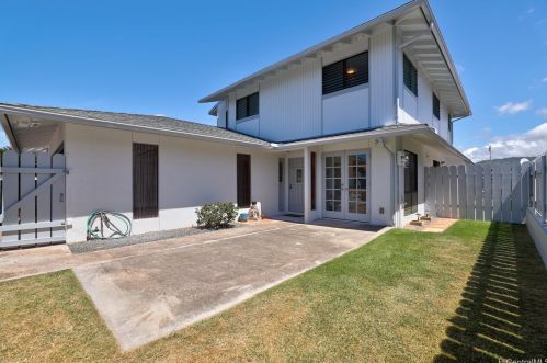 3248 Castle St, Honolulu HI  96815-3829 exterior