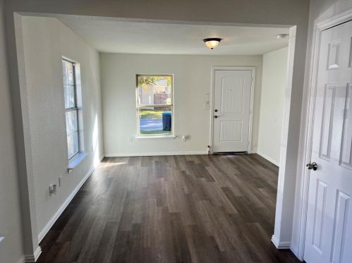 2518 Birdell St, Fort Worth TX  76105-2914 exterior