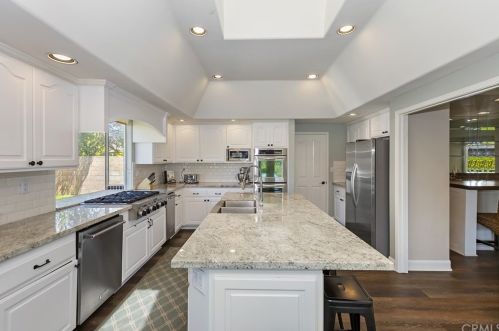 7539 Whitegate Ave, Riverside CA  92506-5455 exterior