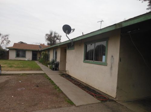 1013 Roselawn Ave, Modesto, CA 95351-3890