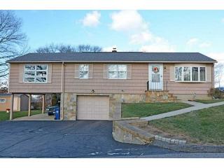 121 Greble St, Warwick, RI 02886-1144