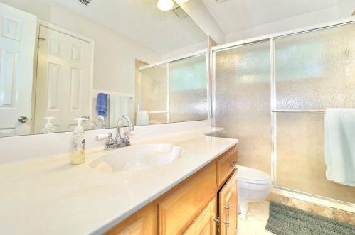 2422 Whispering Cv Cir, Garland TX exterior