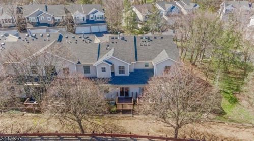 22 Alexandra Way, Clinton, NJ 08809-2624