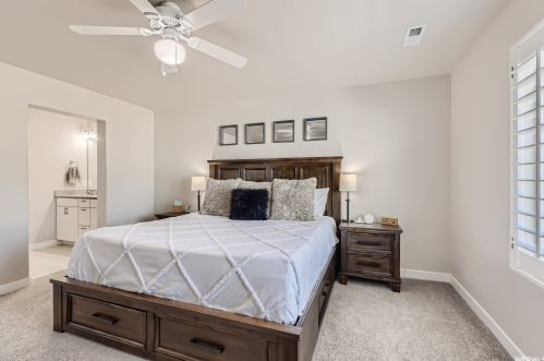 6544 Hvn Maple Dr, Taylorsville UT 84081-4162 exterior