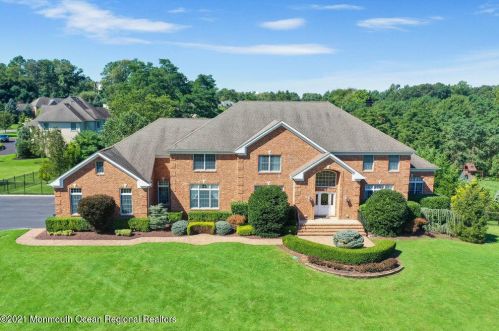 9 Chaser Ct, Holmdel Village, NJ 07733-2933