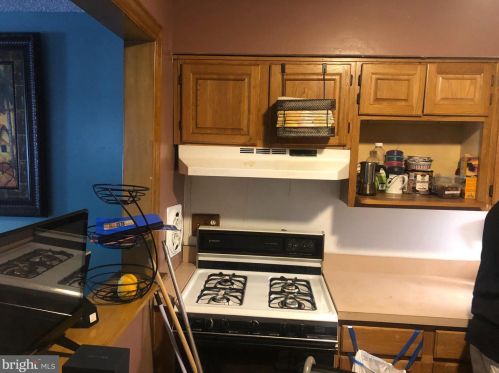 8128 Ditman St, Philadelphia PA 19136-2813 exterior