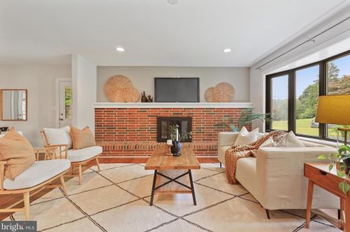 2106 Buell Dr, Fallston MD  exterior