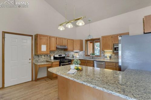 2720 Sunnywood Ave, Woodland Park CO 80863-9401 exterior