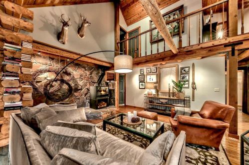 11415 Sitzmark Way, Truckee CA  96161-6163 exterior