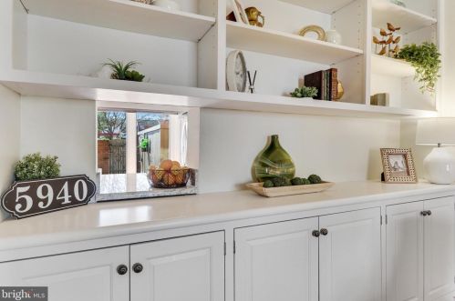 5940 Queenston St, Springfield VA  22152-1731 exterior