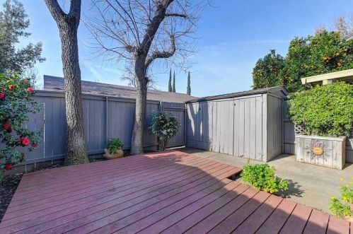 6244 Breeds Hill Ct, Citrus Heights, CA 95621-5210