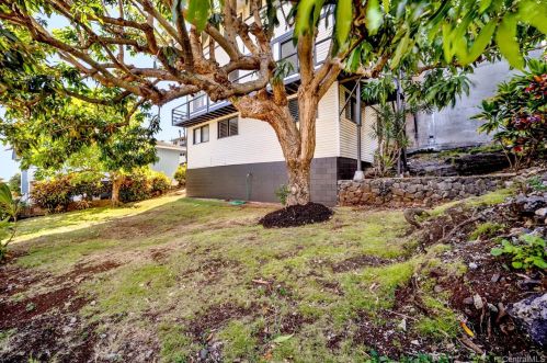 805 Alewa Dr, Honolulu HI  96817-1535 exterior