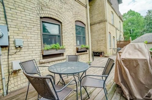 572 Dayton Ave, Saint Paul, MN 55102-1712