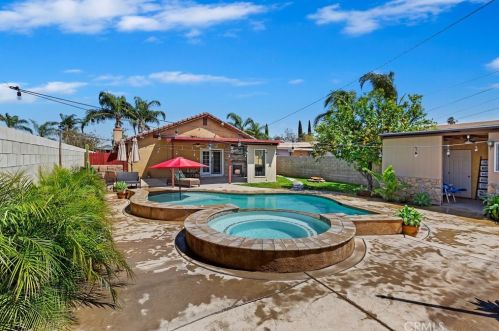 1265 8th St, Colton, CA 92324-2439