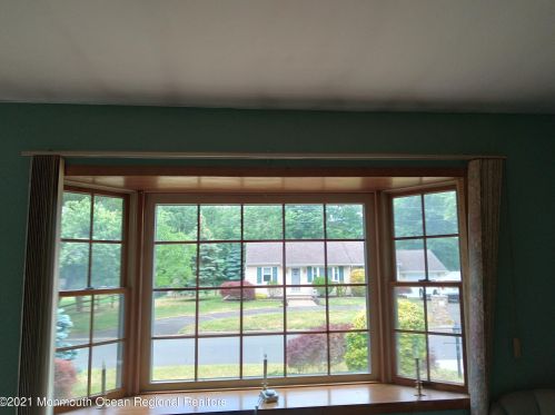 25 Reilly St, Middletown, NJ 07748-5900