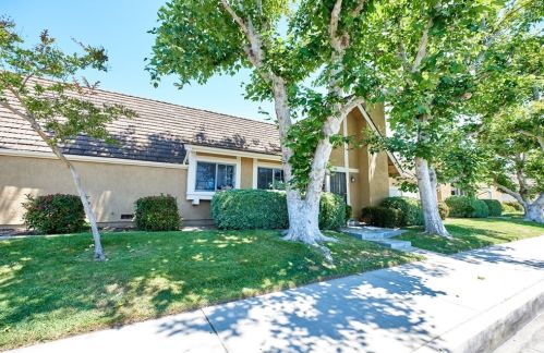 1064 La Breda St, Covina, CA 91722-2630
