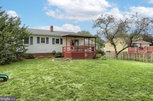 2861 Southwick Dr, Lancaster PA  17601-3547 exterior