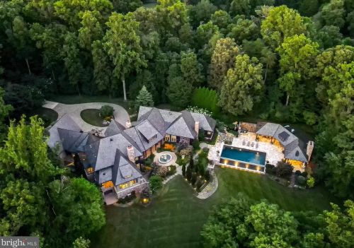 524 Innsbruck Ave, Great Falls, VA 22066-2632