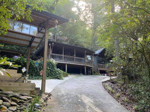 1180 Ruby Lake Dr, Hiawassee, GA 30546-4738