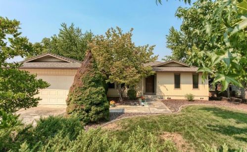 2963 Siskiyou Blvd, Medford OR  97504-8161 exterior