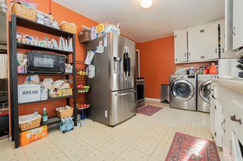 3210 134th Pl, Hawthorne CA  90250-6319 exterior