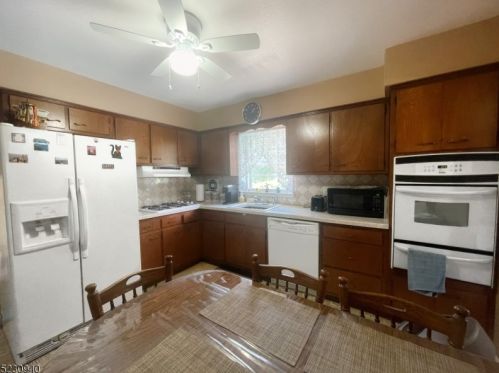 2 Faber Rd, Parsippany, NJ 07054-4305