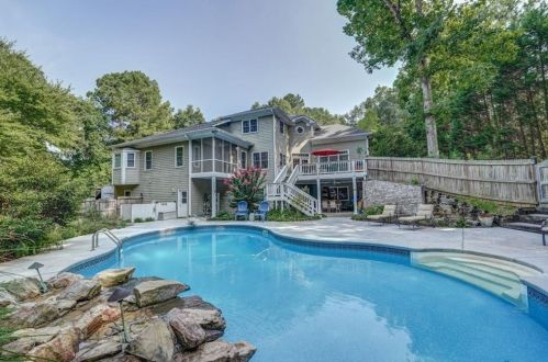 65 Magnolia Dr, Oxford, GA 30054-4017
