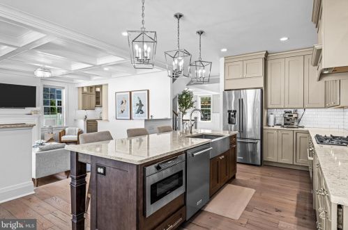 605 Warwick Rd, Tavistock NJ  08033-3926 exterior