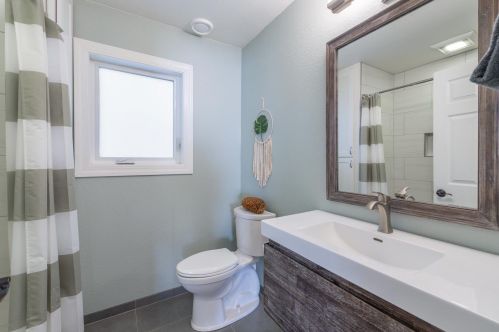 10655 Snowshoe Cir, Truckee CA  96161-2007 exterior