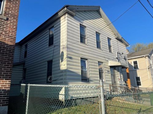 12 Ann St, Waterbury, CT 06702-1001