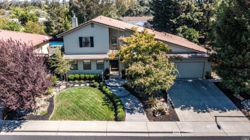 124 Hillview Dr, Vacaville, CA 95688-4216