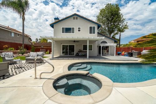 5167 Alamosa Park Dr, Oceanside, CA 92057-6303