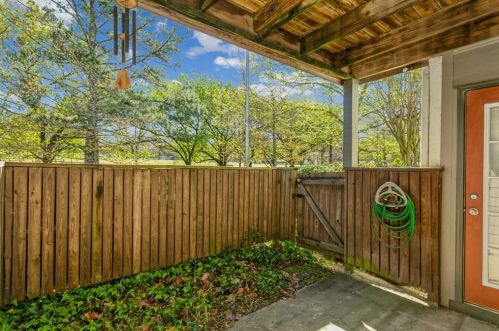 33 Finch Trl, Atlanta GA  30308-2418 exterior