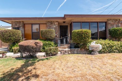 4151 132nd St, Hawthorne, CA 90250-5903