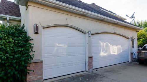 6919 Fieldstone Dr, Willowbrook IL  60527-5295 exterior