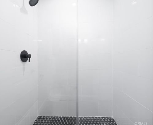 11609 Atkinson Ave, Hawthorne CA  90250-1827 exterior