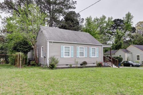 2664 Baker Ridge Dr, Atlanta GA  30318-7223 exterior