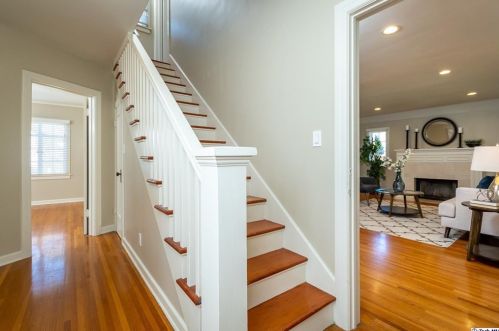 1357 Moncado Dr, Glendale CA  91207-1831 exterior
