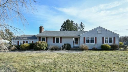 215 Bates Dr, Cheshire, CT 06410-3613