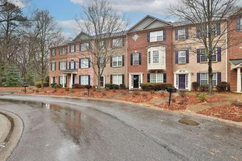 607 Pecan Knoll Dr, Marietta, GA 30008-3100