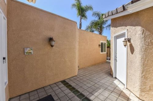 51 Sunlight, Irvine CA  92603-3740 exterior