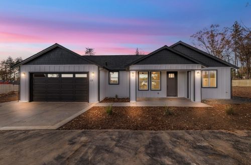 1741 Ellis Dr, Paradise, CA 95969-5529