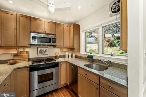 8009 Glenside Dr, Silver Spring MD 20912-7327 exterior