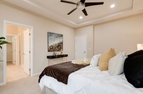 88 Rembrandt, Irvine CA  92620-7314 exterior