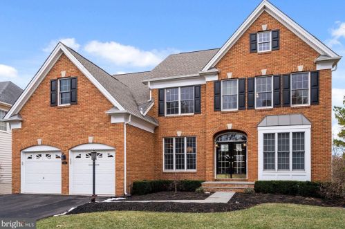 5243 Blossom Hill Dr, Haymarket, VA 20169-3162