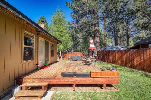 10551 Jeffery Pine Rd, Truckee CA  96161-2187 exterior